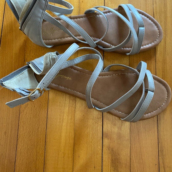 Gray size 9 gladiator sandals - Picture 1 of 2